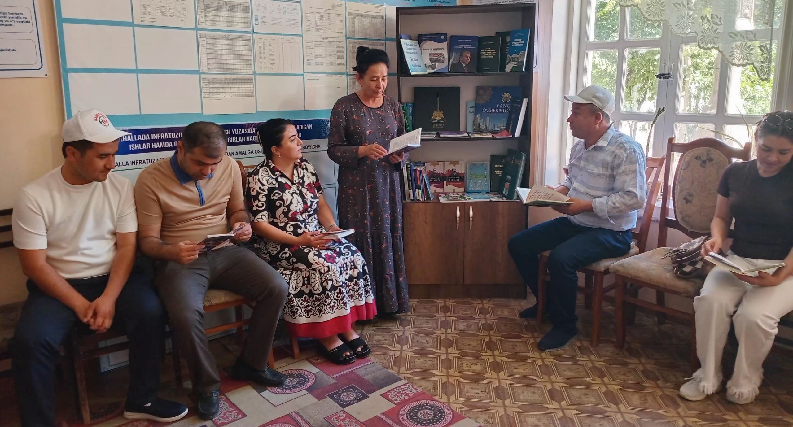 Ko’chma kutubxona📚 Kitob — insoniyat tarixida bilim va ma’naviyatning eng muhim manbalaridan biri hisoblanadi. U asrlar davomida tajriba, ilm-fan, madaniyat va hayotiy hikmatlarni saqlab kelgan bebaho boylikdir.