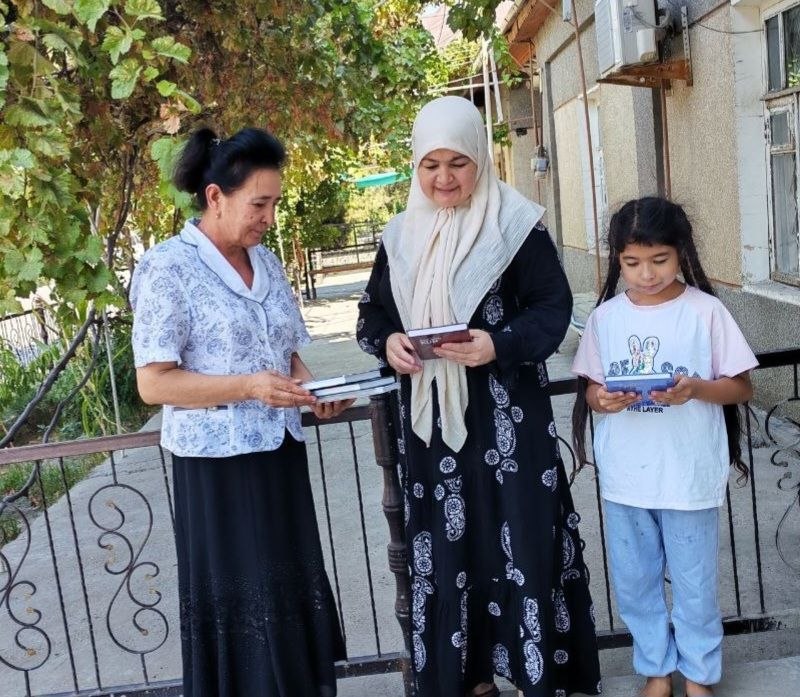 ” Yo’l-yo’lakay kitob o’qiymiz ” loyihasi